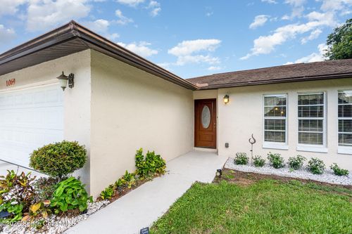 1069 Fairlawn Dr, Rockledge, FL, 32955-3031 | Card Image