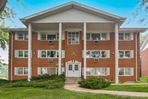 245 Country Club Dr, Lake Geneva, WI, 53147-1966 | Card Image