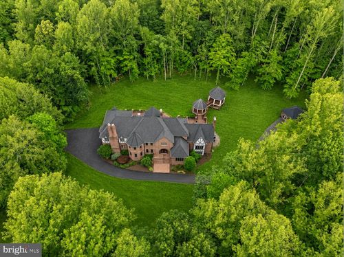 8015 Eddy Bend Trl, Fairfax Station, VA, 22039-2506 | Card Image