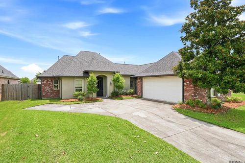 41146 Bayou Segnette Ave, Gonzales, LA, 70737-8593 | Card Image