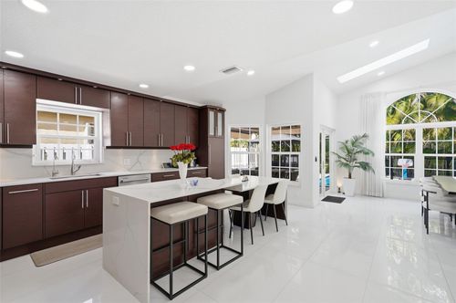 10311 Lima St, Hollywood, FL, 33026-4551 | Card Image