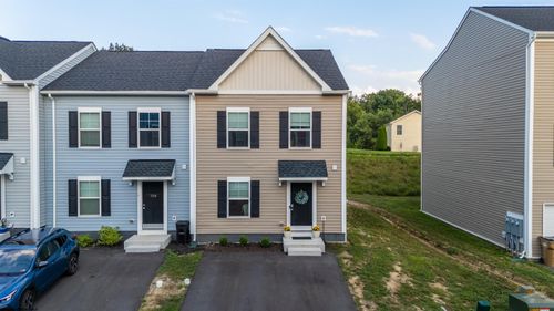 724 Mulligan Ct, Maidsville, WV, 26541-5500 | Card Image