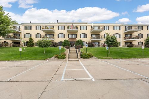 108-2131 1st Ave Se, Cedar Rapids, IA, 52402-6360 | Card Image