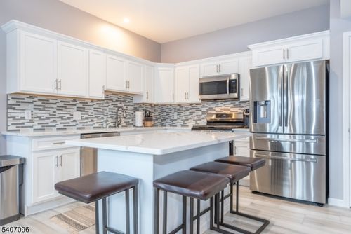 6-165 Lakeside Rd, Hewitt, NJ, 07421-2848 | Card Image