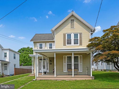 108 S 9th St, AKRON, PA, 17501-1428 | Card Image