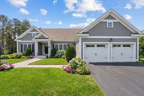 8-8 Daylily Dr, Plymouth, MA, 02360-6709 | Card Image