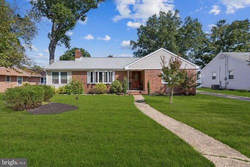 360 Station Rd, Roebling, NJ, 08554-1827 | Card Image