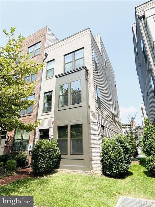 913 King Farm Blvd, ROCKVILLE, MD, 20850-6709 | Card Image