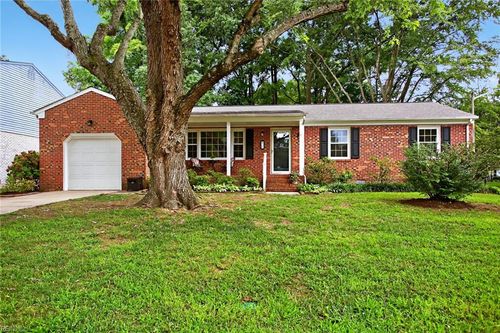 837 Ventnor Dr, Newport News, VA, 23608-8903 | Card Image