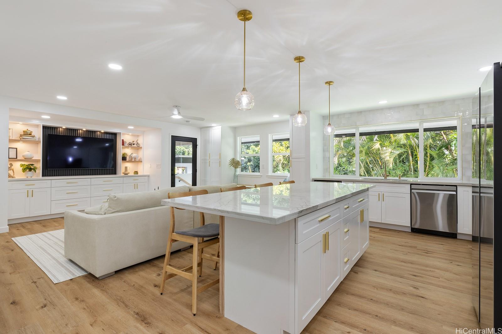 Holoku Pl, Wahiawa, HI 96786