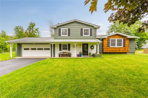 179 Timber Brook Ln, Penfield, NY, 14526-1133 | Card Image