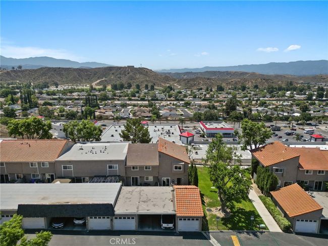 22524 Paseo Terraza, Townhouse with 2 bedrooms, 2 bathrooms and 2 parking in Santa Clarita CA | Image 27