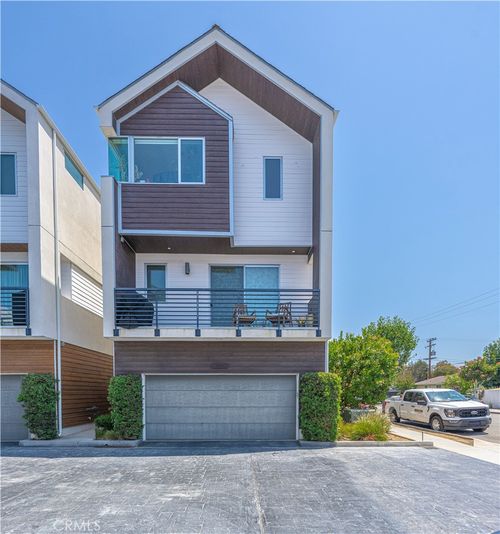 1960 Novus Pl, Costa Mesa, CA, 92627-5542 | Card Image
