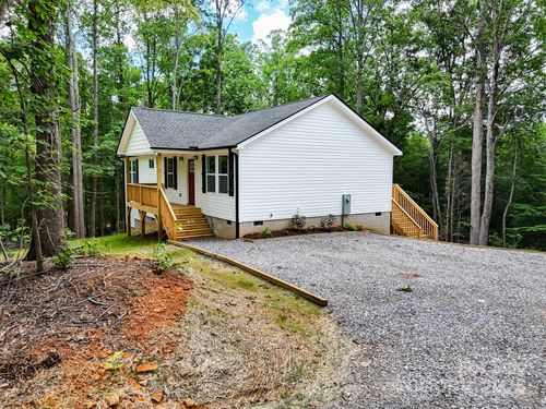 331 Haven Ridge Ln N, Marion, NC, 28752-1040 | Card Image