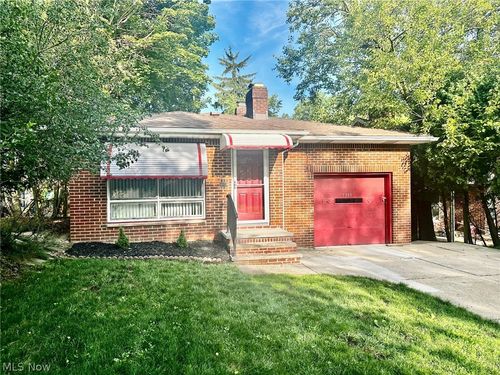 5315 Arch St, Maple Heights, OH, 44137-1548 | Card Image