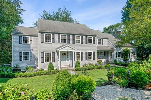 56 Chapel St, Duxbury, MA, 02332-3822 | Card Image