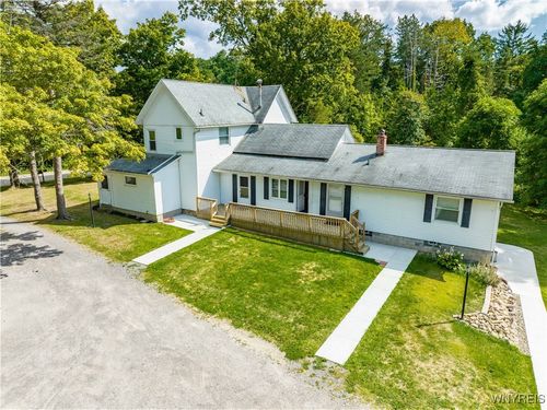 13092 Quaker St, Collins, NY, 14034-9626 | Card Image