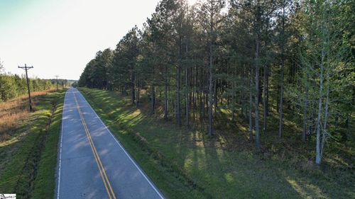 04 Garlington Rd, Mountville, SC, 29370-4404 | Card Image