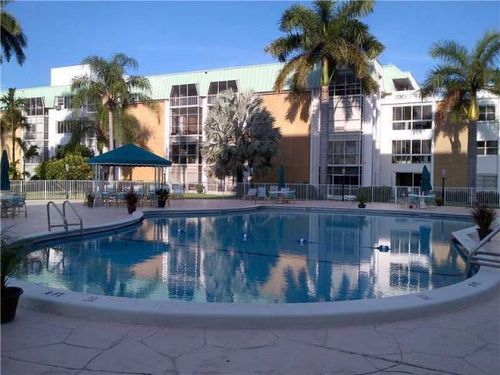 408-3040 Ne 16th Avenue, Oakland Park, FL, 33334 | Card Image