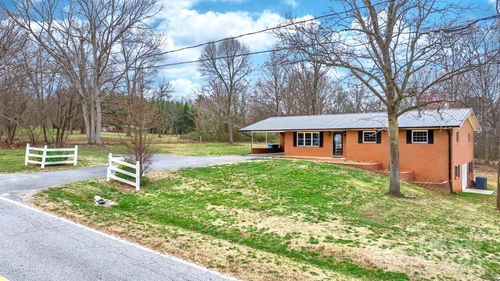 104 Pop Davis Rd, Taylorsville, NC, 28681-2681 | Card Image