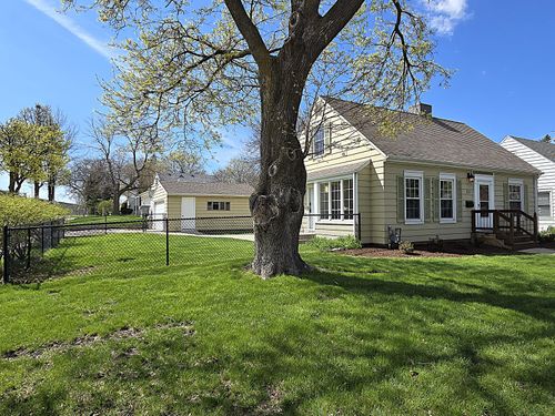 331 S 80th St, Milwaukee, WI, 53214-1422 | Card Image