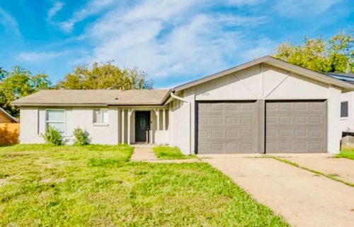3702 Lindsey Ct, Arlington, TX, 76015-3521 | Card Image