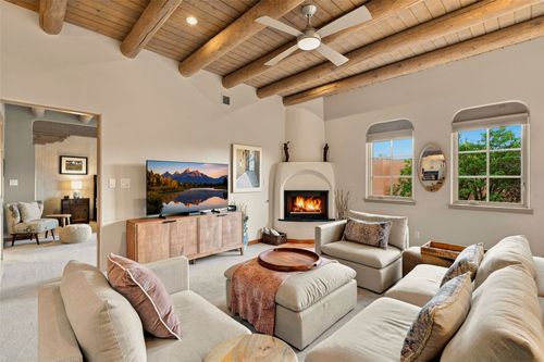 218-3101 Old Pecos Trl, Santa Fe, NM, 87505-9087 | Card Image