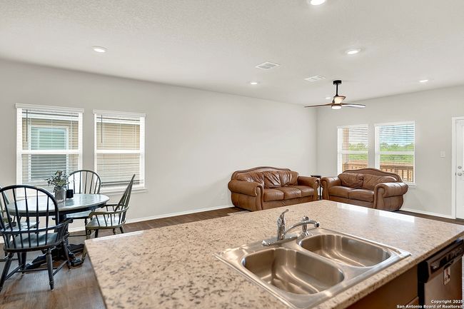 201 Legendary Trail Loop, House other with 5 bedrooms, 3 bathrooms and null parking in Floresville TX | Image 15