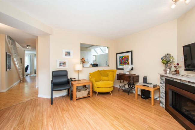 245 E 17 Th Street, Townhouse with 3 bedrooms, 2 bathrooms and 2 parking in North Vancouver BC | Image 17