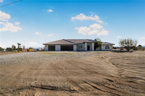 10575 Tumbleweed Rd, Phelan, CA, 92371-5778 | Card Image
