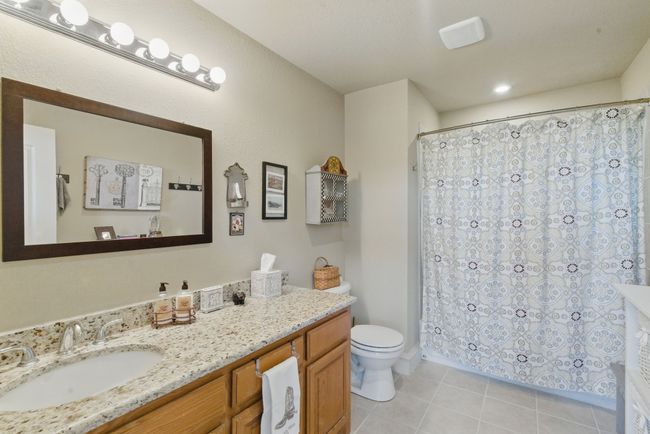 The family bathroom | Image 18