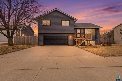 301 W Ramona St Street, Hartford, SD, 57033 | Card Image