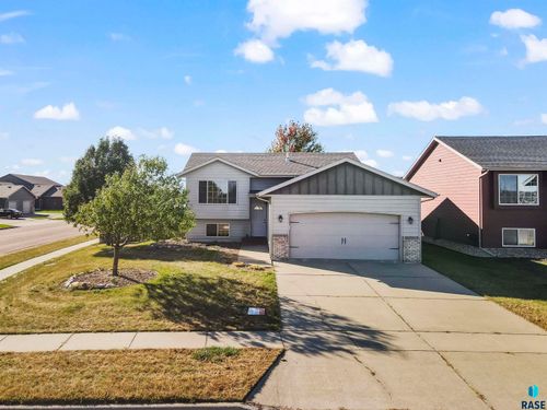 4813 S Klein Ave, Sioux Falls, SD, 57106-8433 | Card Image