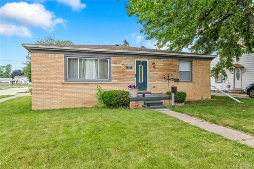 19035 Frazho Rd, Roseville, MI, 48066-3539 | Card Image