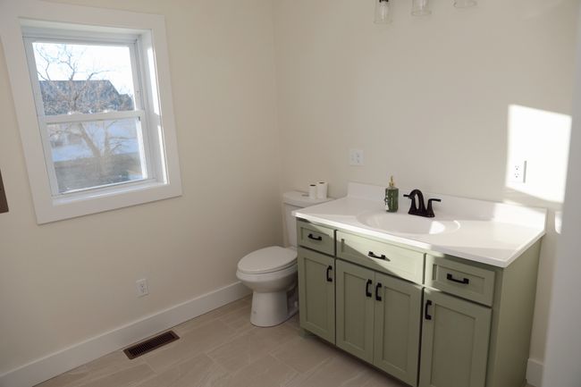 402 W Commerce St, House other with 3 bedrooms, 1 bathrooms and null parking in Loretto TN | Image 7