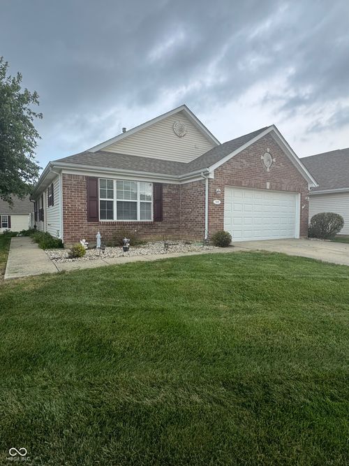 909 Lincoln Park West Dr, Greenwood, IN, 46142-8825 | Card Image