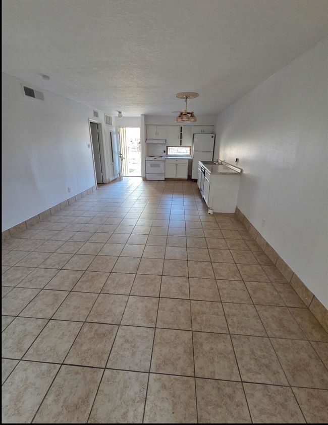APT-38 - 8110 Albacore Dr, House attached with 2 bedrooms, 2 bathrooms and 1 parking in Houston TX | Image 5