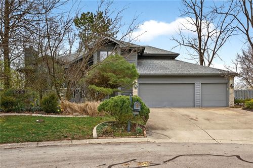 6425 Woodacre Court, Clayton, OH, 45322 | Card Image