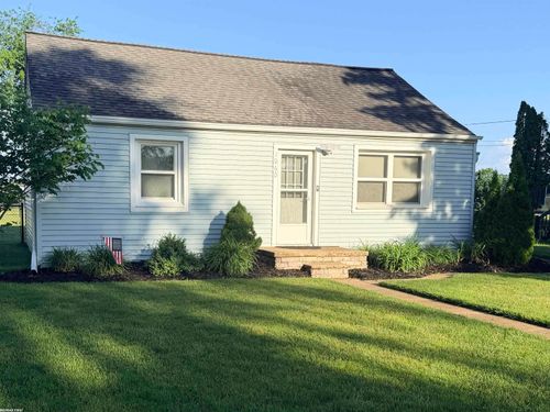 1060 S Kalamazoo Ave, Marshall, MI, 49068-1942 | Card Image