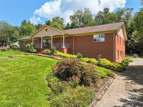 30 Harrell Dr, Lake Junaluska, NC, 28745-9758 | Card Image