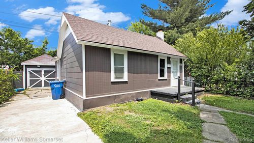 8661 Dodge Ave, Warren, MI, 48089-2403 | Card Image