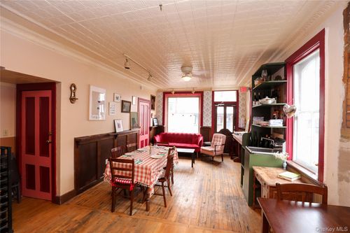 407 Main St, Rosendale, NY, 12472-7700 | Card Image