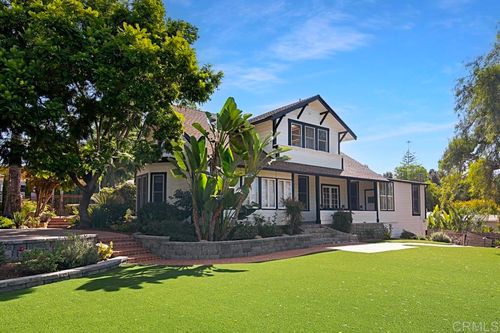 210 S Vine St, Fallbrook, CA, 92028-2926 | Card Image