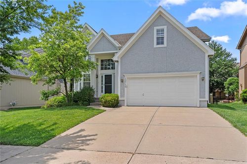 13716 Parkhill, Overland Park, KS, 66221-8251 | Card Image