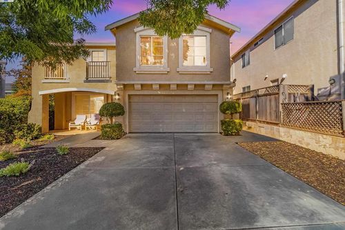 592 Ross Cir, Martinez, CA, 94553-2249 | Card Image