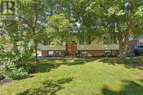 1 Queen Anne Cir, London, ON, N6H4B6 | Card Image