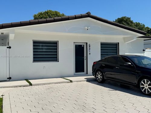 729 E 23rd St, Hialeah, FL, 33013-3913 | Card Image