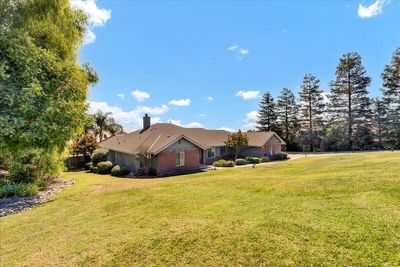 355 High Sierra Drive, House other with 4 bedrooms, 3 bathrooms and null parking in Exeter CA | Image 3