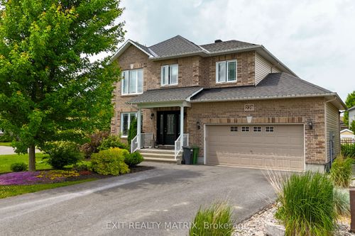 228 Olde Towne Ave, Russell, ON, K4R0B3 | Card Image
