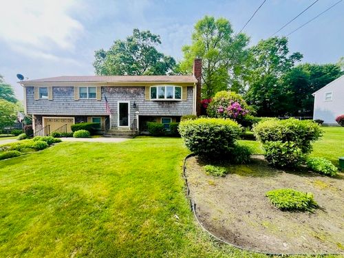 40 Roosevelt Dr, Bristol, RI, 02809-4144 | Card Image